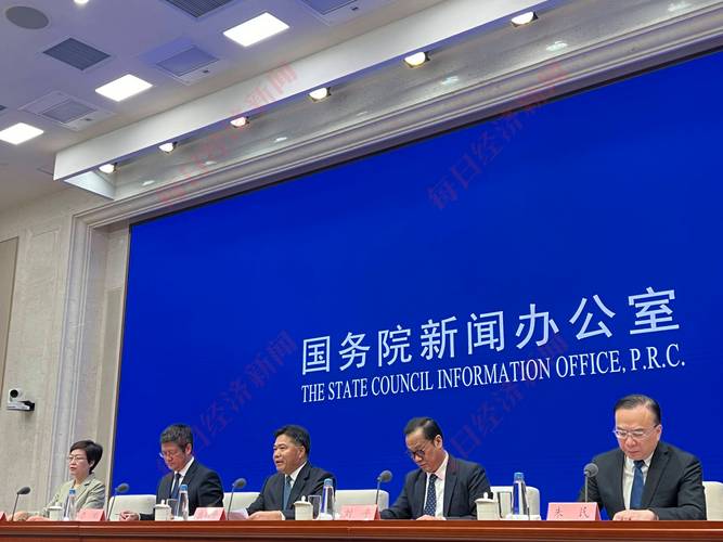 商务部等12部门发文:稳定和扩大汽车消费 促进家电家具家装消费