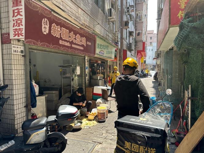 肮脏小作坊,怎么就“变身”高分外卖店?