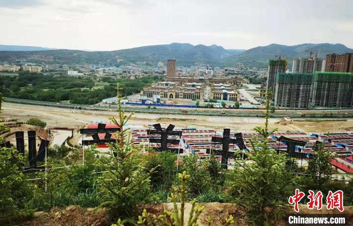 甘肃近50万人搬出“穷窝”:九成家庭实现就业