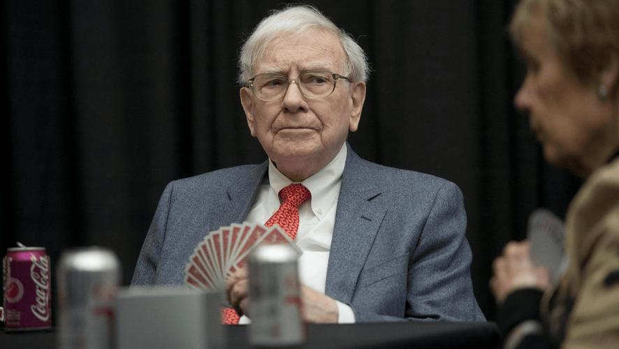 罕见!“股神”巴菲特巨亏近3000亿!重仓了这五只股 二季度手持现金超7000亿