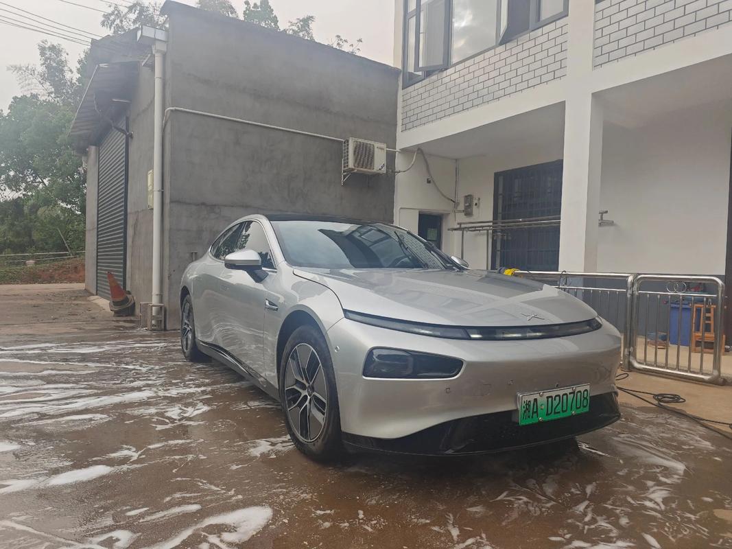 车主曝小鹏P7漏水严重，小鹏汽车回应