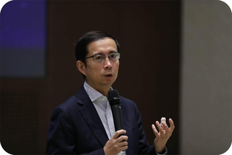 阿里新任CEO吴泳铭宣布两大战略重心：用户为先、AI驱动